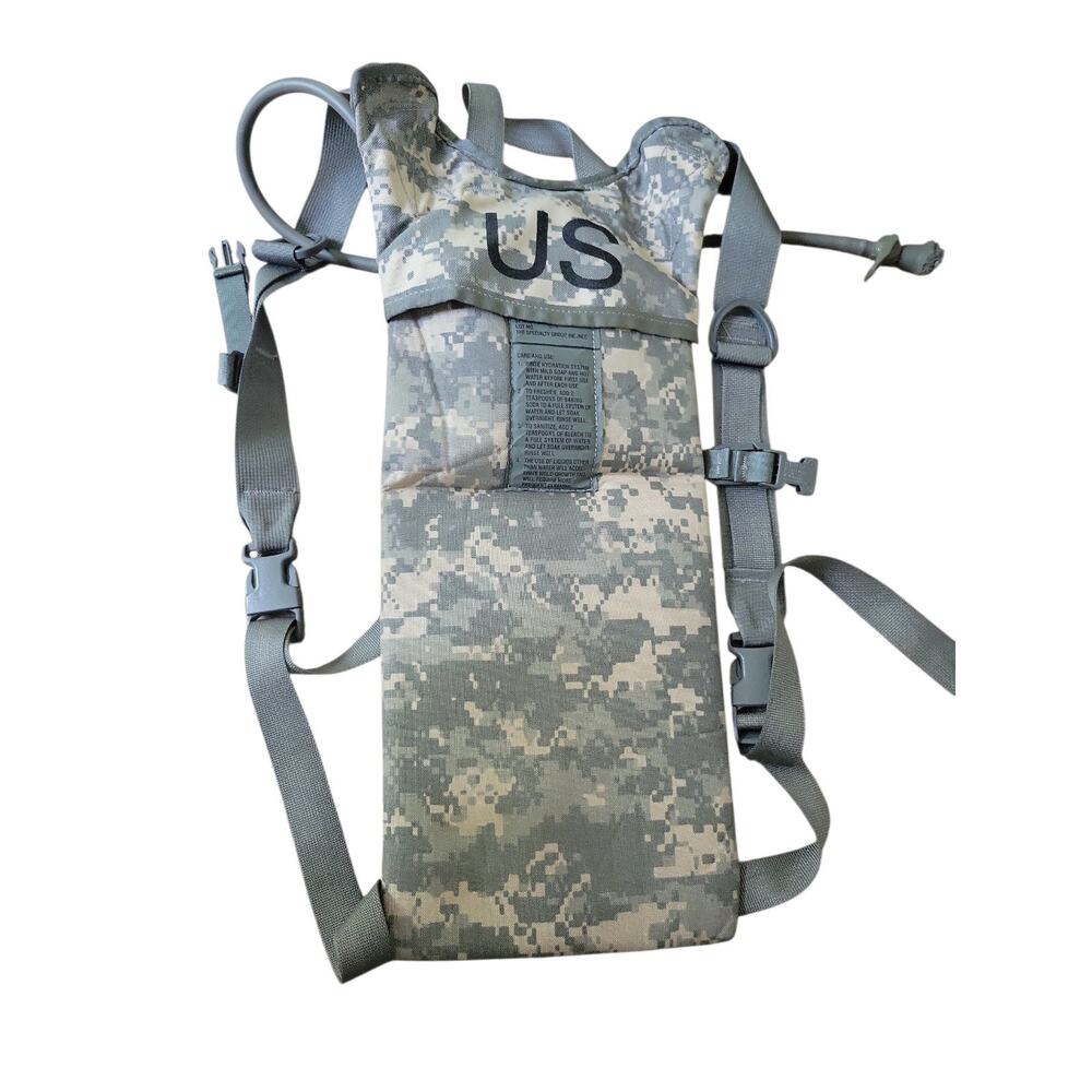 ACU / UCP Camelback Hydration Carrier USGI 100 OZ 3L System US Army No